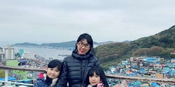 Chị Thu Phương - Mẹ bé Phương Linh và Vân Trang